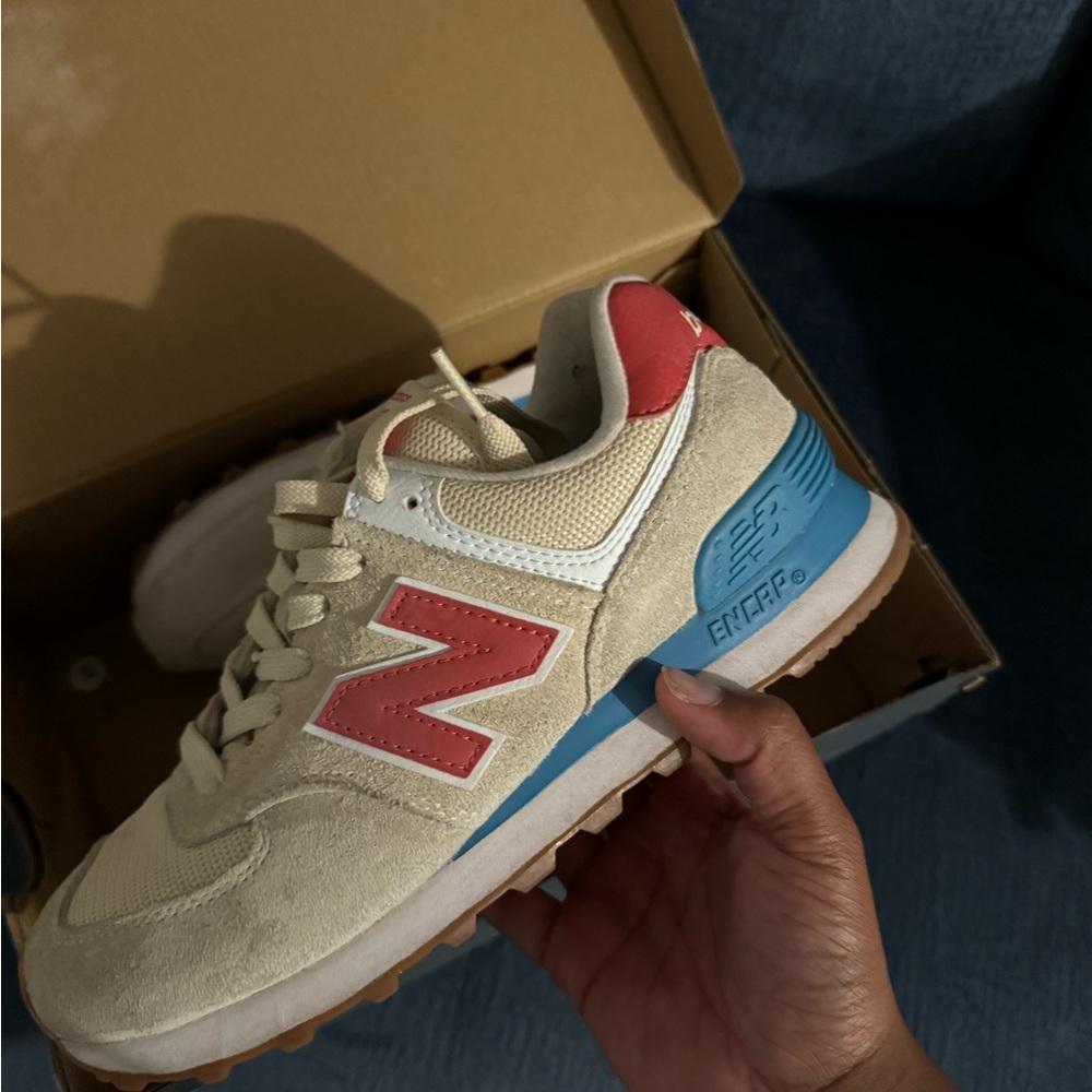 NEW BALANCE SNEAKERS